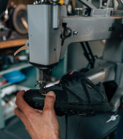 Du bekommst Einblicke in unsere hauseigene Werkstatt und das Team dahinter